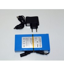 Batterie rechargeable 12v 6800 mAh - Lithium avec chargeur compris